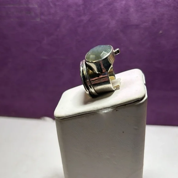 Boho-Magic Labradorite Fidget Ring - Picture 6 of 9
